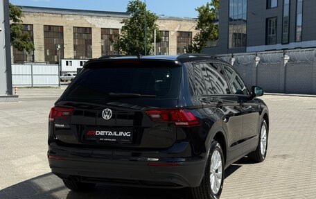 Volkswagen Tiguan II, 2019 год, 2 320 000 рублей, 15 фотография