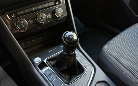 Volkswagen Tiguan II, 2019 год, 2 320 000 рублей, 24 фотография