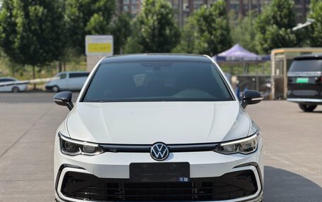 Volkswagen Golf VIII, 2023 год, 1 990 000 рублей, 1 фотография