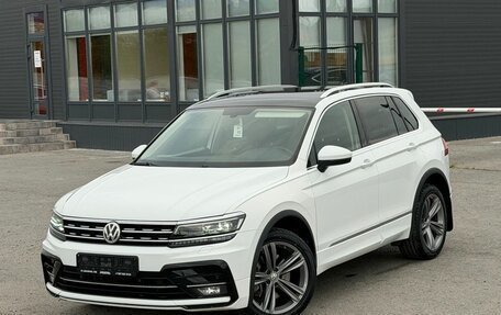 Volkswagen Tiguan II, 2018 год, 2 550 000 рублей, 2 фотография