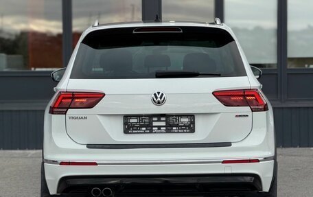 Volkswagen Tiguan II, 2018 год, 2 550 000 рублей, 11 фотография