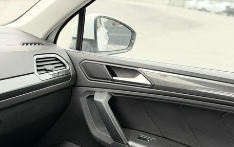 Volkswagen Tiguan II, 2018 год, 2 550 000 рублей, 25 фотография