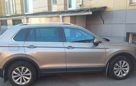 Volkswagen Tiguan II, 2018 год, 2 250 000 рублей, 2 фотография