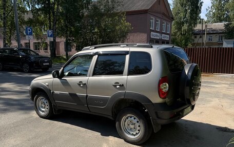 Chevrolet Niva I рестайлинг, 2017 год, 720 000 рублей, 2 фотография