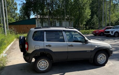 Chevrolet Niva I рестайлинг, 2017 год, 720 000 рублей, 3 фотография