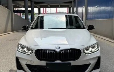 BMW 1 серия, 2023 год, 1 900 000 рублей, 1 фотография