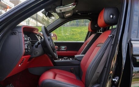 Rolls-Royce Cullinan, 2021 год, 35 000 000 рублей, 10 фотография