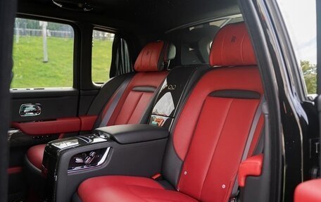 Rolls-Royce Cullinan, 2021 год, 35 000 000 рублей, 11 фотография