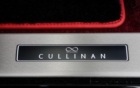 Rolls-Royce Cullinan, 2021 год, 35 000 000 рублей, 19 фотография