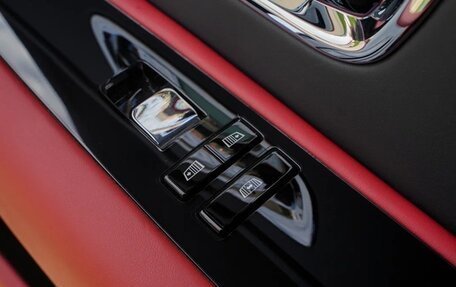 Rolls-Royce Cullinan, 2021 год, 35 000 000 рублей, 25 фотография