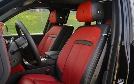 Rolls-Royce Cullinan, 2021 год, 35 000 000 рублей, 30 фотография