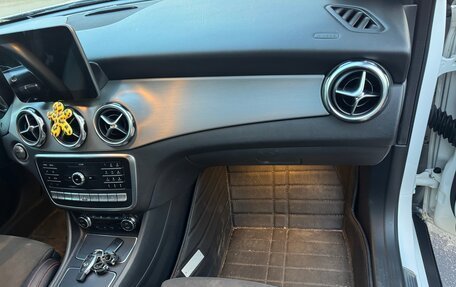 Mercedes-Benz GLA, 2019 год, 3 000 000 рублей, 14 фотография
