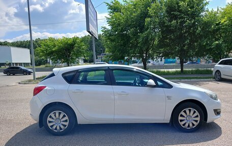 Opel Astra J, 2014 год, 650 000 рублей, 2 фотография