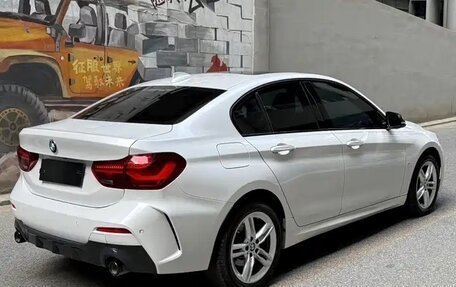 BMW 1 серия, 2023 год, 1 900 000 рублей, 6 фотография