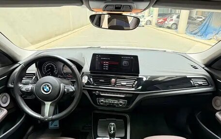 BMW 1 серия, 2023 год, 1 900 000 рублей, 10 фотография