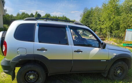 Chevrolet Niva I рестайлинг, 2011 год, 420 000 рублей, 1 фотография