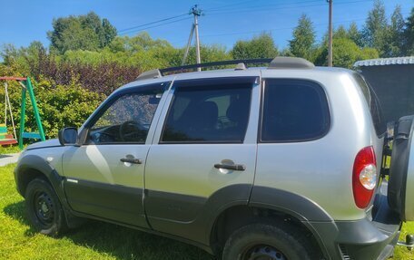 Chevrolet Niva I рестайлинг, 2011 год, 420 000 рублей, 3 фотография