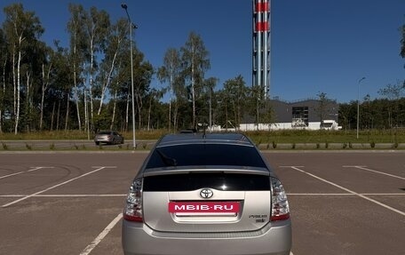Toyota Prius, 2011 год, 845 000 рублей, 4 фотография