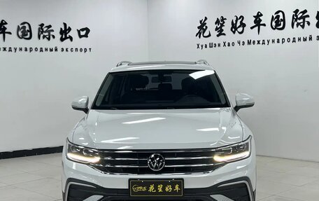 Volkswagen Tiguan II, 2023 год, 2 550 000 рублей, 2 фотография
