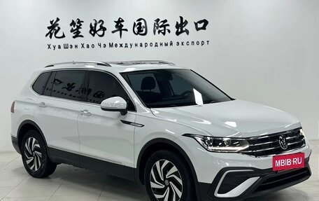 Volkswagen Tiguan II, 2023 год, 2 550 000 рублей, 3 фотография