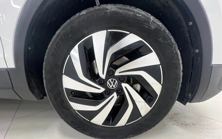 Volkswagen Tiguan II, 2023 год, 2 550 000 рублей, 9 фотография