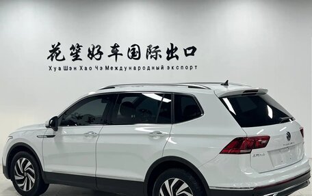 Volkswagen Tiguan II, 2023 год, 2 550 000 рублей, 5 фотография