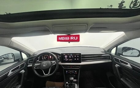 Volkswagen Tiguan II, 2023 год, 2 550 000 рублей, 12 фотография