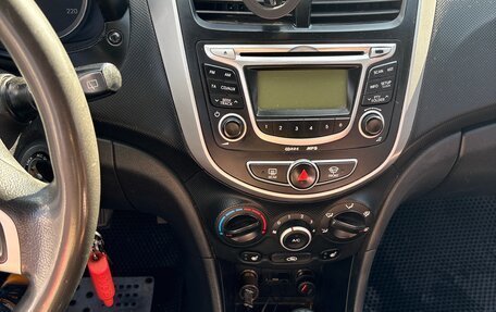 Hyundai Solaris II рестайлинг, 2012 год, 600 000 рублей, 9 фотография