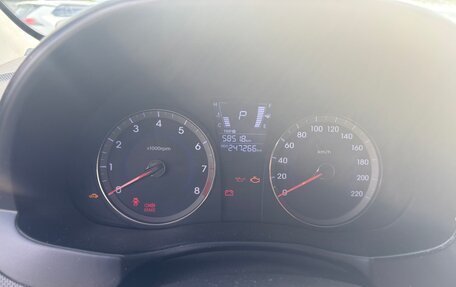 Hyundai Solaris II рестайлинг, 2012 год, 600 000 рублей, 6 фотография