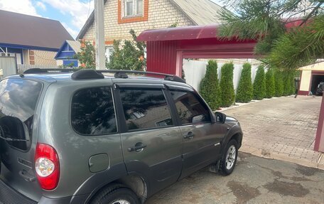 Chevrolet Niva I рестайлинг, 2016 год, 670 000 рублей, 3 фотография