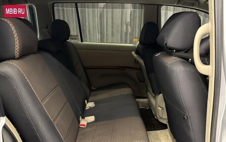 Toyota ISis I, 2010 год, 1 090 000 рублей, 16 фотография