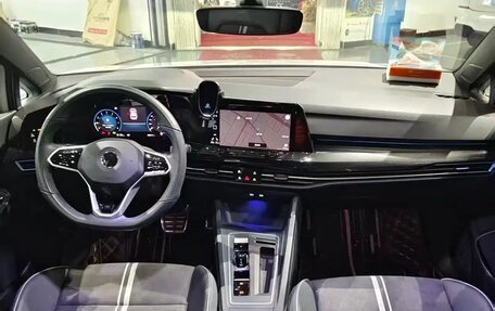 Volkswagen Golf VIII, 2023 год, 1 780 000 рублей, 4 фотография
