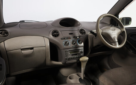 Toyota Platz, 2002 год, 250 000 рублей, 8 фотография