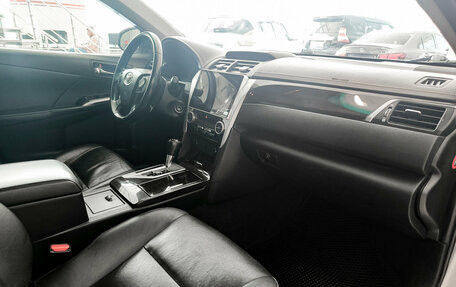 Toyota Camry, 2014 год, 1 600 000 рублей, 13 фотография