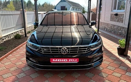 Volkswagen Passat B8 рестайлинг, 2018 год, 1 785 000 рублей, 1 фотография
