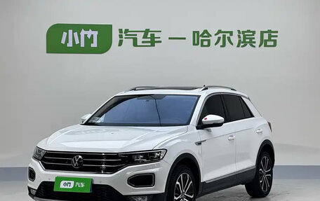 Volkswagen T-Roc I, 2022 год, 1 660 000 рублей, 1 фотография