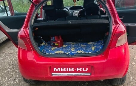 Toyota Yaris III рестайлинг, 2008 год, 600 000 рублей, 7 фотография