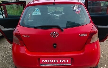 Toyota Yaris III рестайлинг, 2008 год, 600 000 рублей, 8 фотография