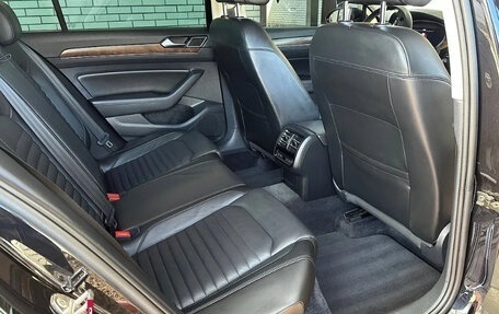 Volkswagen Passat B8 рестайлинг, 2018 год, 1 785 000 рублей, 6 фотография