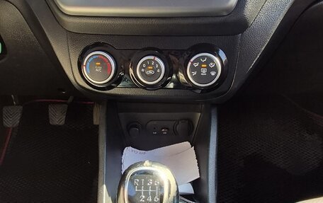 KIA Rio III рестайлинг, 2016 год, 950 000 рублей, 3 фотография