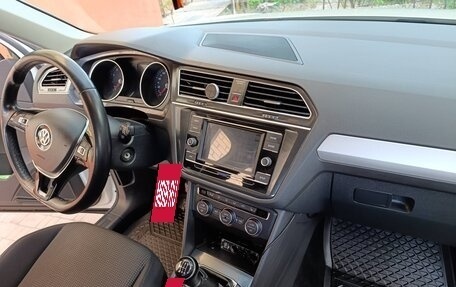 Volkswagen Tiguan II, 2018 год, 2 440 000 рублей, 7 фотография