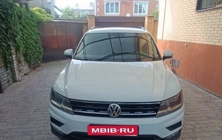 Volkswagen Tiguan II, 2018 год, 2 440 000 рублей, 4 фотография