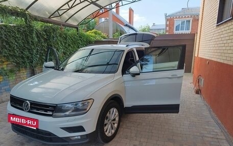 Volkswagen Tiguan II, 2018 год, 2 440 000 рублей, 15 фотография