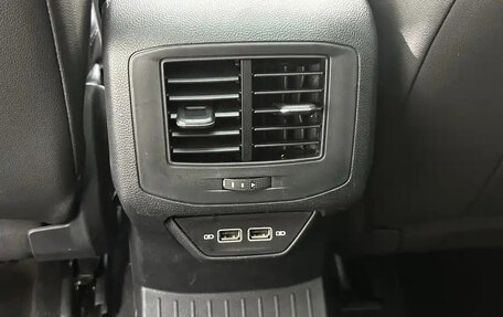Volkswagen T-Roc I, 2022 год, 1 660 000 рублей, 16 фотография