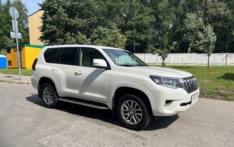 Toyota Land Cruiser Prado 150 рестайлинг 2, 2019 год, 5 600 000 рублей, 3 фотография