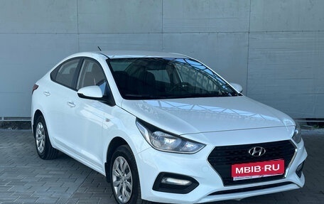 Hyundai Solaris II рестайлинг, 2018 год, 1 050 000 рублей, 1 фотография