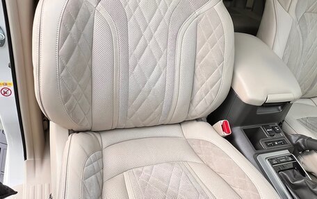 Toyota Land Cruiser Prado 150 рестайлинг 2, 2019 год, 5 600 000 рублей, 10 фотография