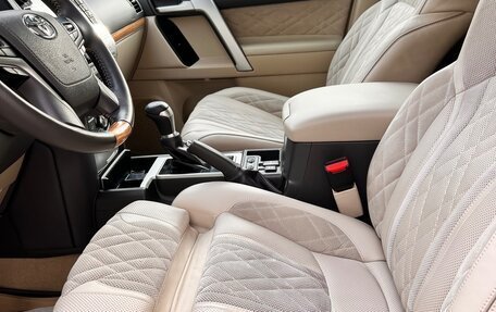 Toyota Land Cruiser Prado 150 рестайлинг 2, 2019 год, 5 600 000 рублей, 20 фотография