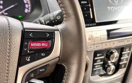 Toyota Land Cruiser Prado 150 рестайлинг 2, 2019 год, 5 600 000 рублей, 19 фотография