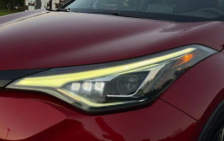 Toyota C-HR I рестайлинг, 2022 год, 2 700 000 рублей, 4 фотография
